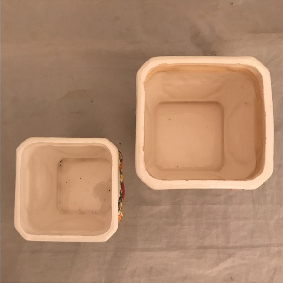 1960’s Pair of Ceramic Storage Containers - Picture 4 of 6